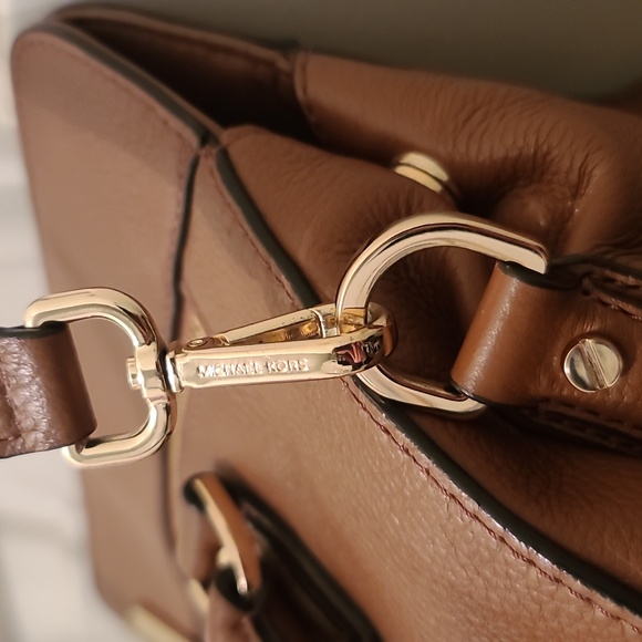 47. Michael Kors Astrid Handbag - Picture 9 of 15